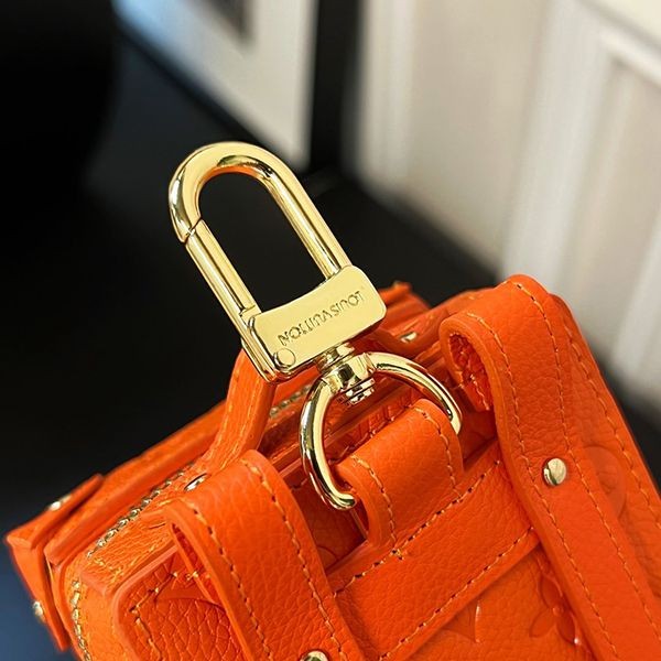お洒落で可愛いルイヴィトン バッグチャーム 偽物バックパック M00850